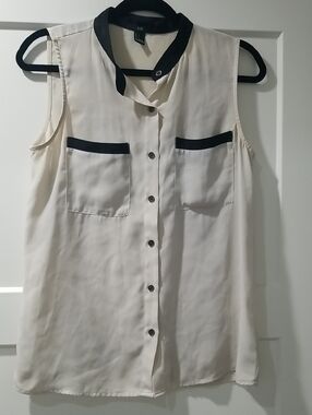 Forever 21 Cream Sleeveless Contrast-Trim Button Blouse